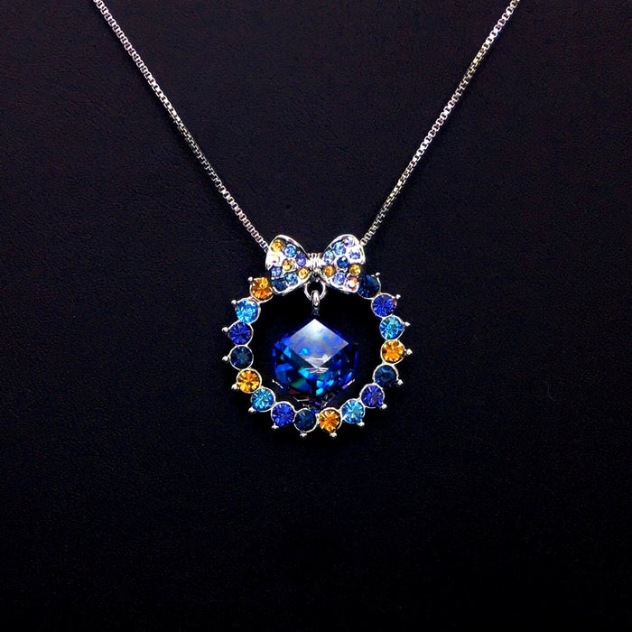 PARTY PENDANT NECKLACE