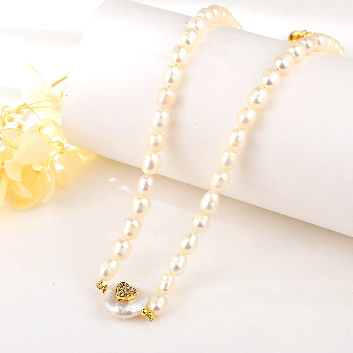 FRESH WATER PEARL WHITE PENDANT NECKLACE