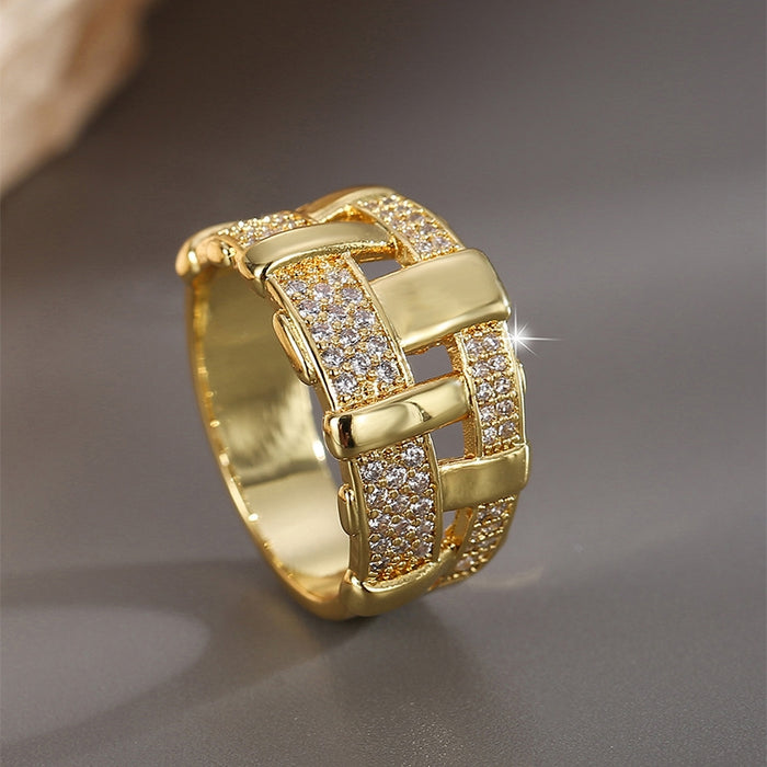 GEOMETRIC WHITE FASHION RING