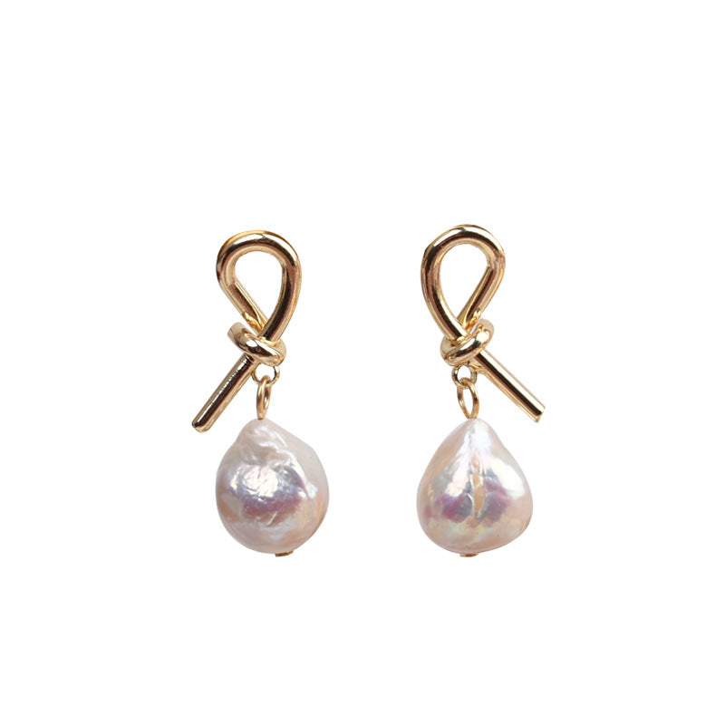 FRESHWATER PEARL EARRINGS