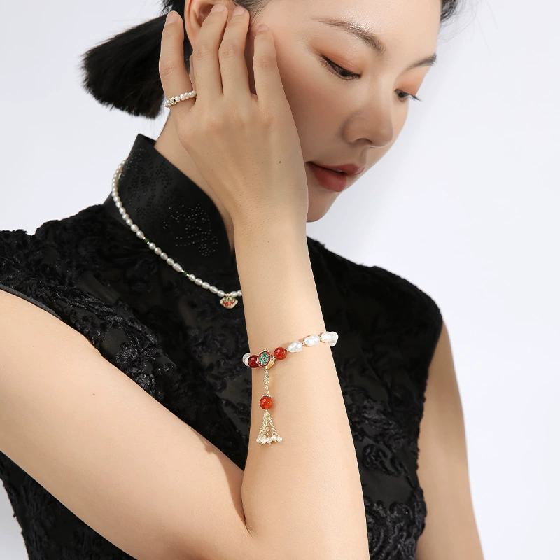 FRESHWATER PEARL BRACELET