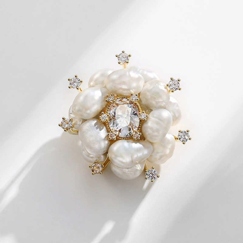 FRESHWATER PEARL BROOCH
