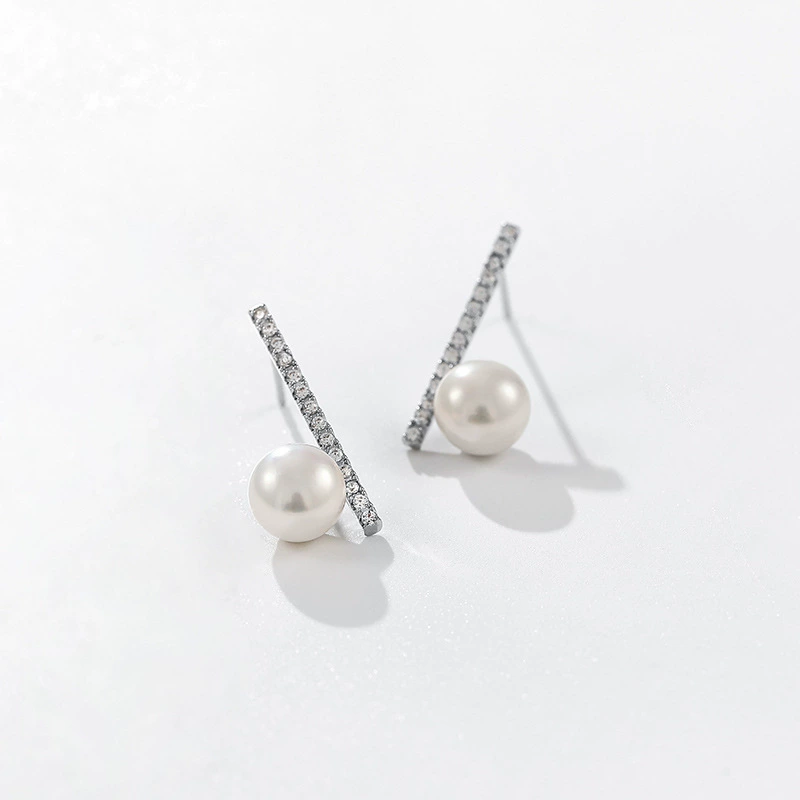 FRESHWATER PEARL EARRINGS