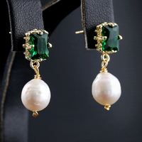 FRESHWATER PEARL EARRINGS