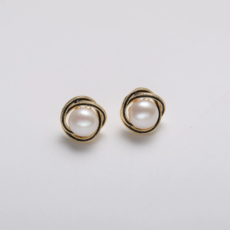 FRESHWATER PEARL EARRINGS