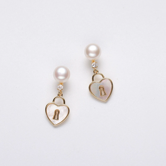 FRESHWATER PEARL EARRINGS