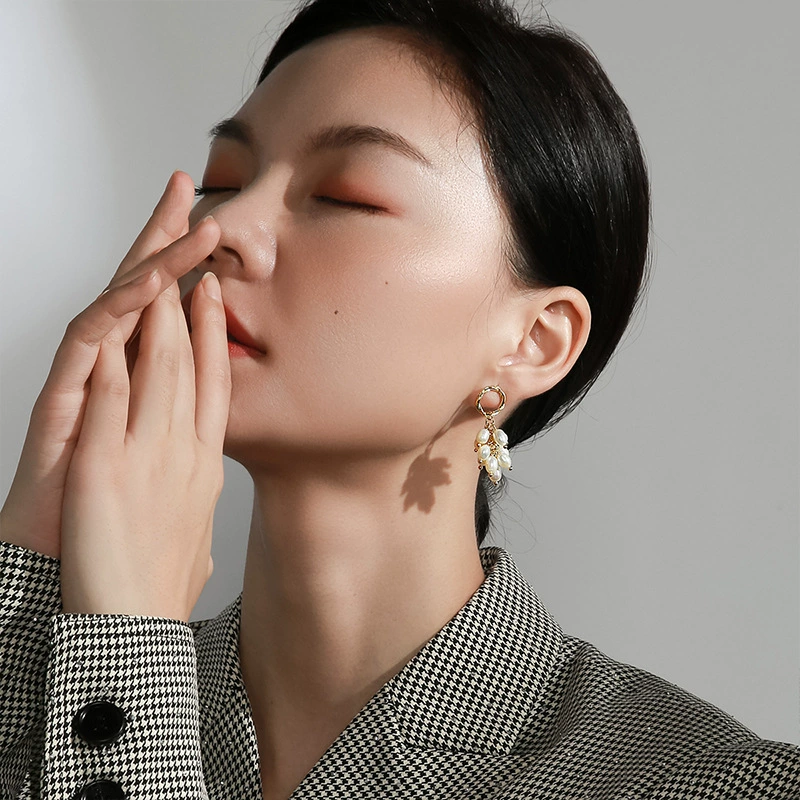 FRESHWATER PEARL EARRINGS