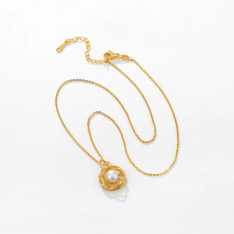 FRESHWATER PEARL NECKLACE