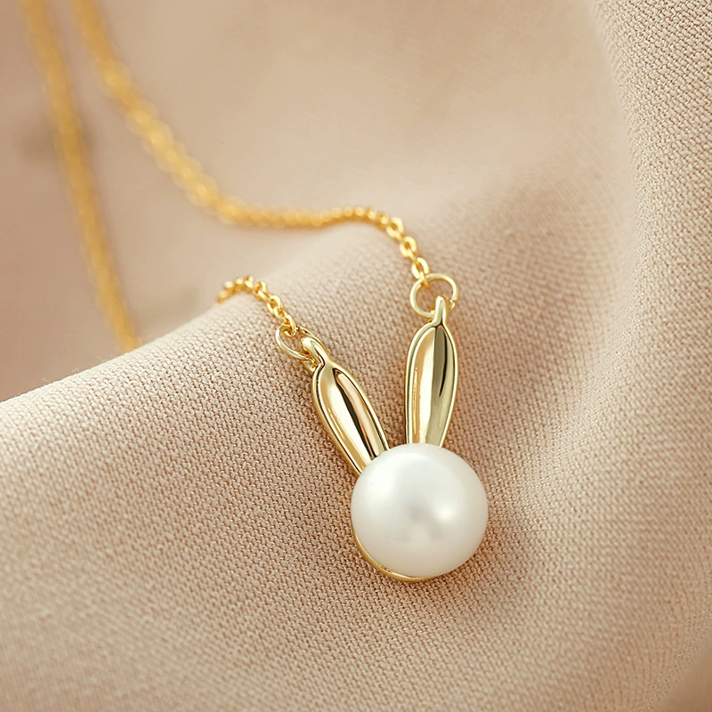 FRESHWATER PEARL NECKLACE