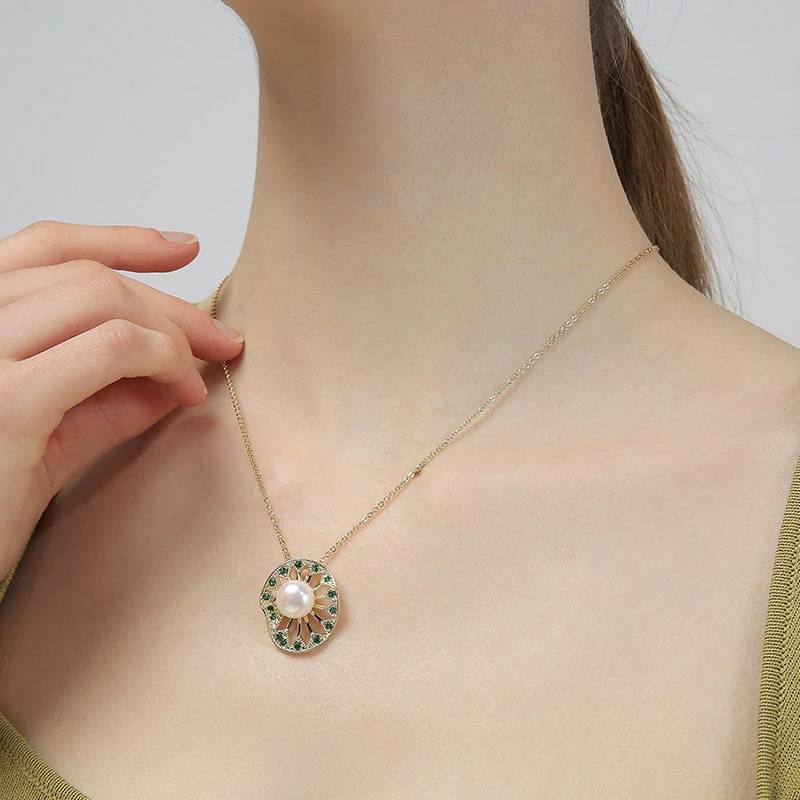 FRESHWATER PEARL NECKLACE