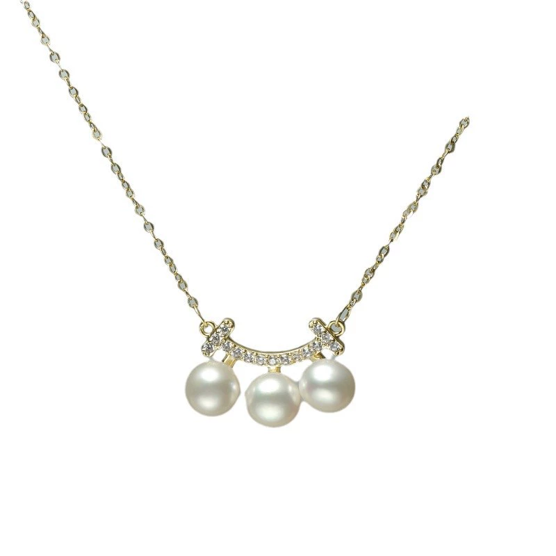 FRESHWATER PEARL NECKLACE