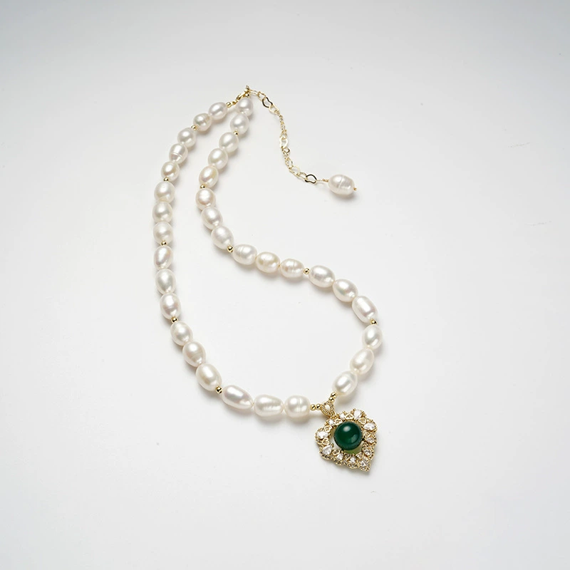 FRESHWATER PEARL NECKLACE