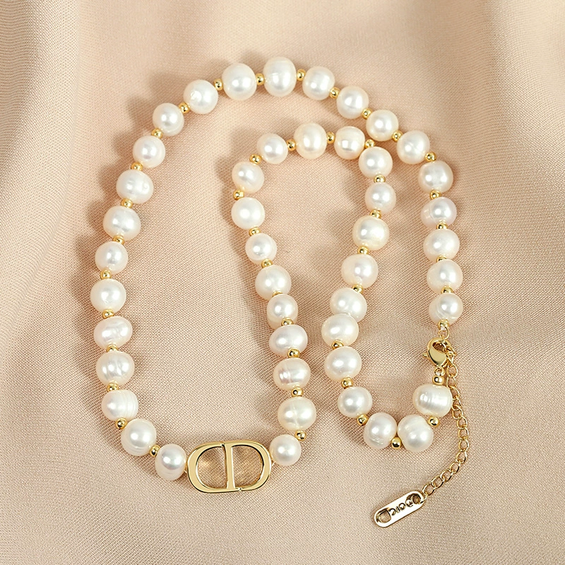 FRESHWATER PEARL NECKLACE