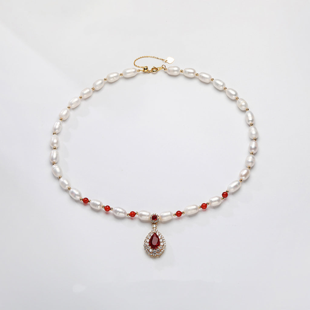 FRESHWATER PEARL NECKLACE