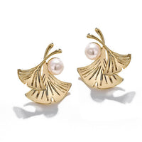 FRESHWATER PEARL EARRINGS