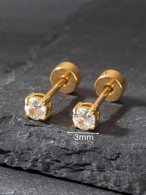 REFINED GOLDEN STUD EARRINGS