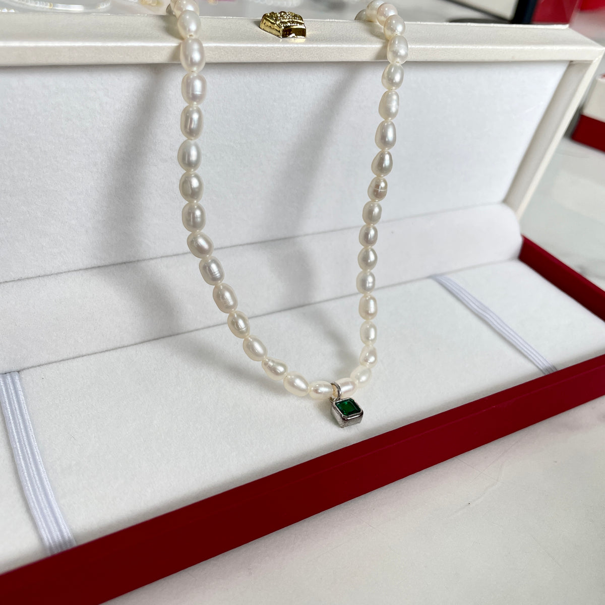 FRESHWATER PEARL NECKLACE