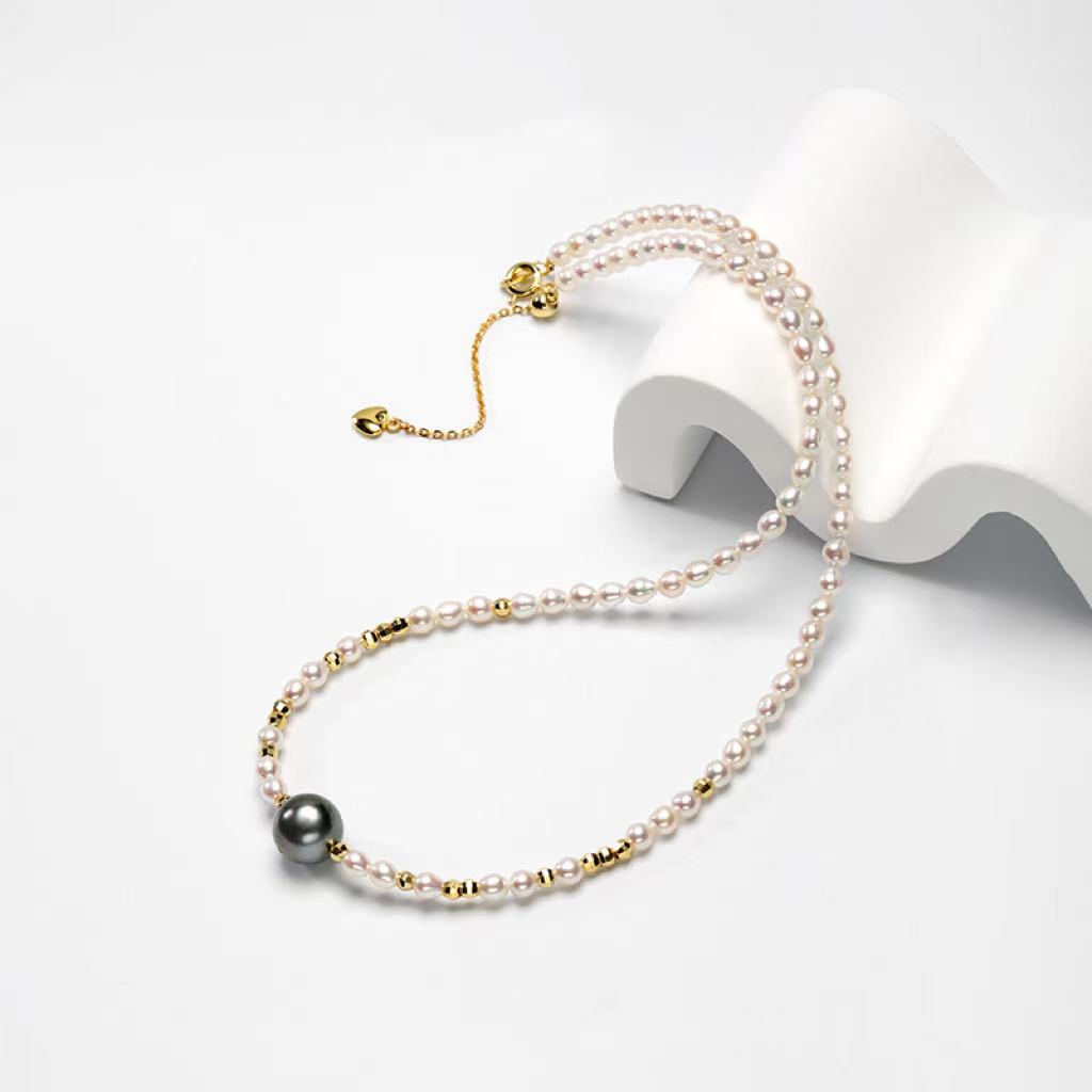 FRESHWATER PEARL NECKLACE