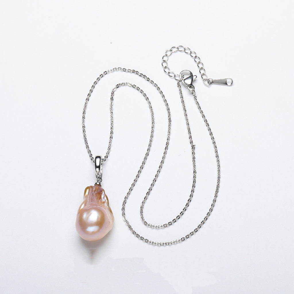 FRESHWATER PEARL NECKLACE