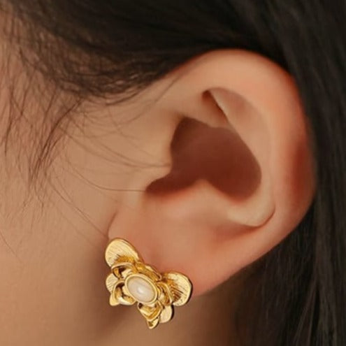 BUTTERFLY EARRING