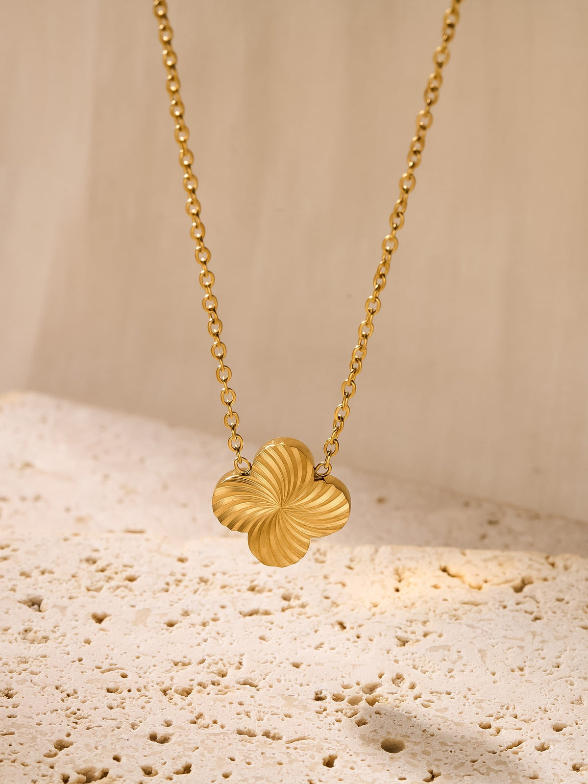Clover Pendant Necklace
