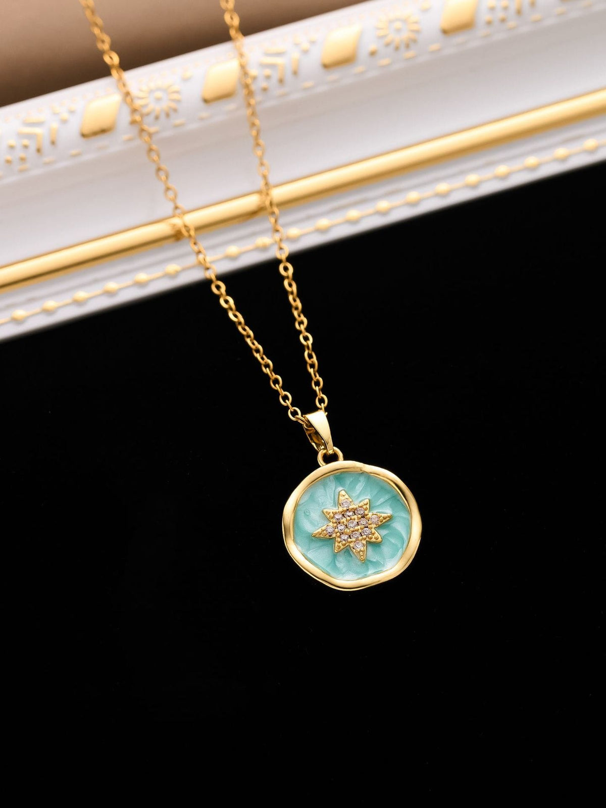 Green Round Necklace