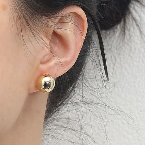 ROUND BALL MINIMALIST EARRING