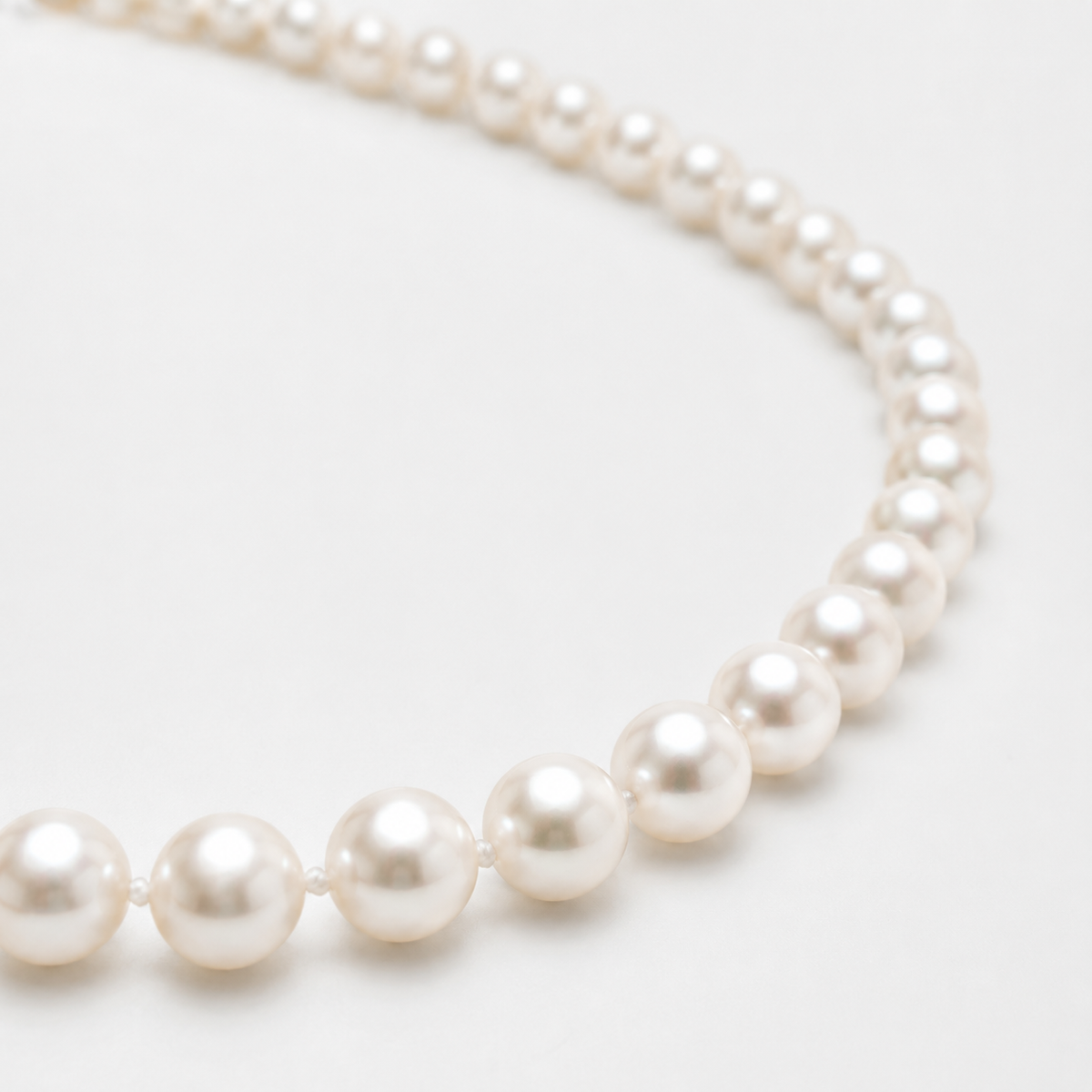 Signature Pearl Necklace