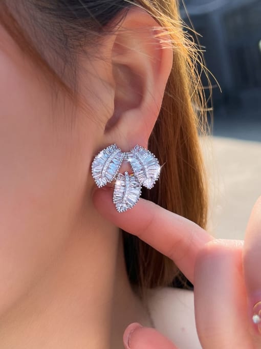 WHITE GOLDEN LEAF EARRINGS