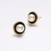 FRESHWATER PEARL EARRINGS