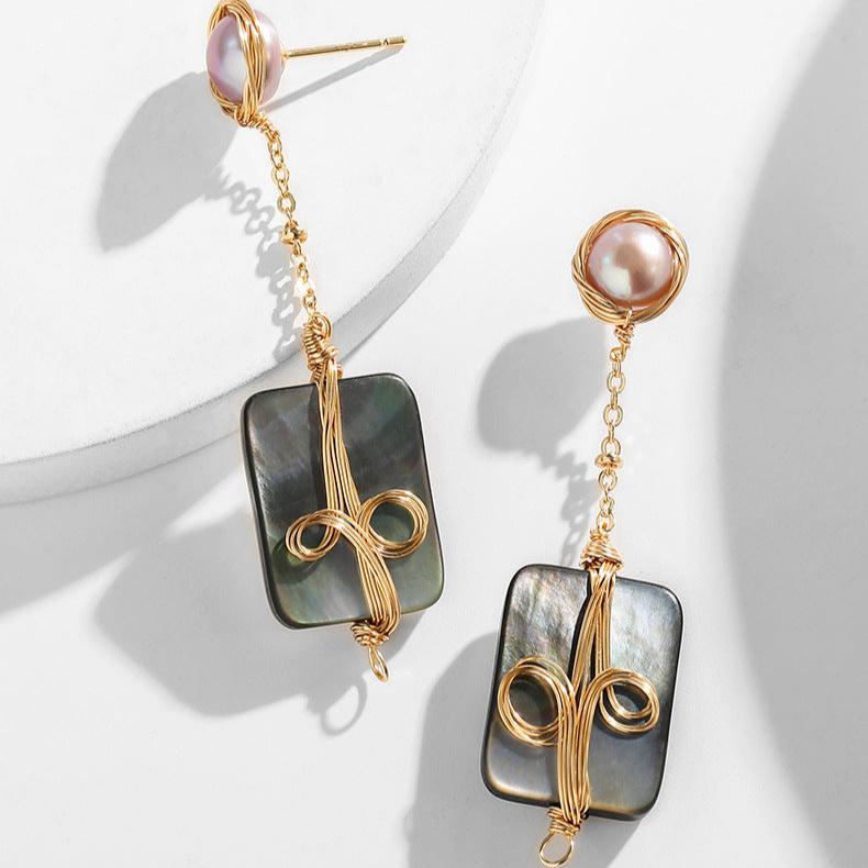 FRESHWATER PEARL EARRINGS