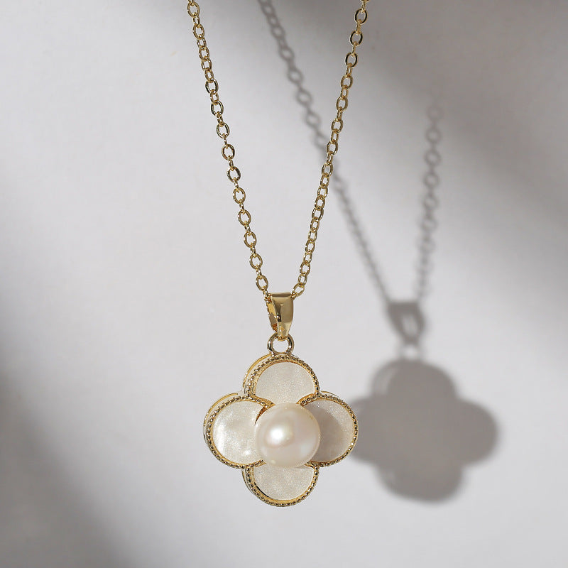 FRESHWATER PEARL NECKLACE