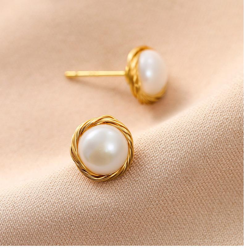 FRESHWATER PEARL EARRINGS