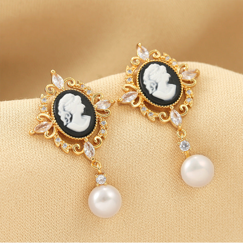 FRESHWATER PEARL EARRINGS