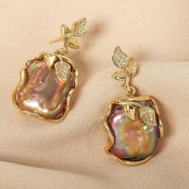 FRESHWATER PEARL EARRINGS