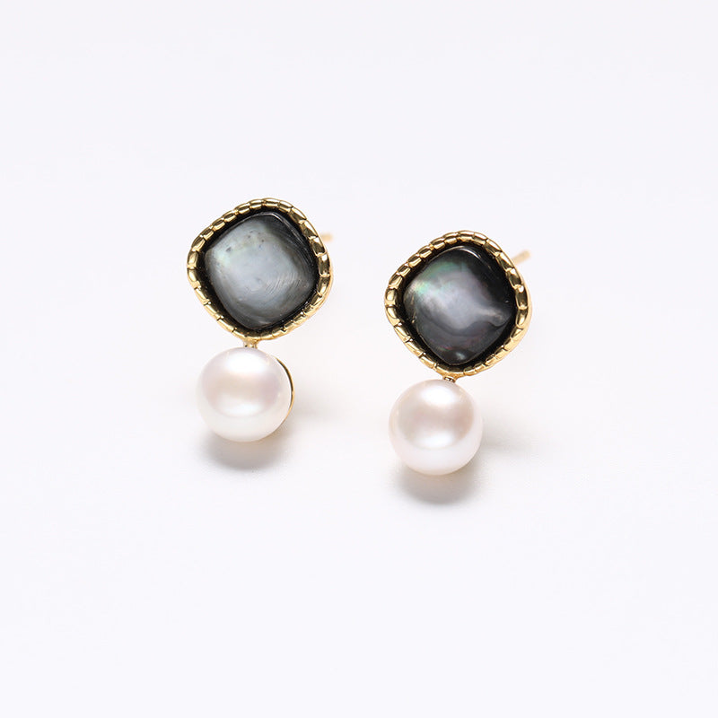 FRESHWATER PEARL EARRINGS