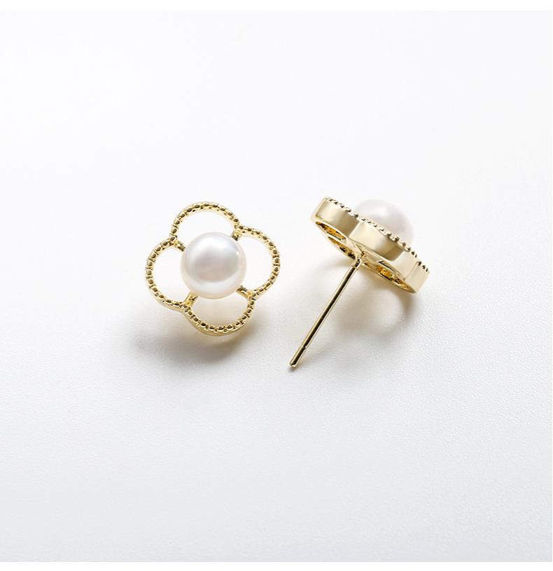 FRESHWATER PEARL EARRINGS