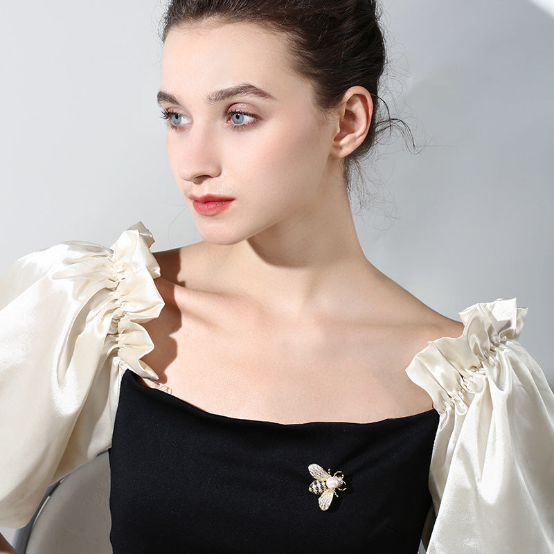 FRESHWATER PEARL BROOCH