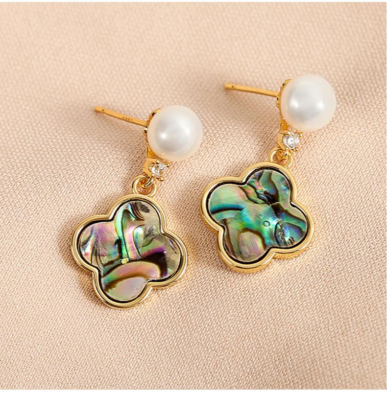 FRESHWATER PEARL EARRINGS