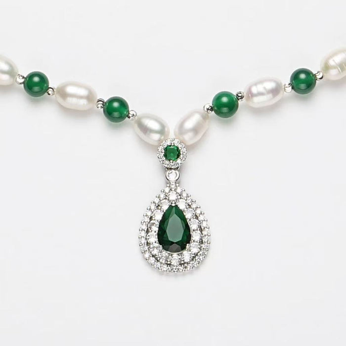 FRESHWATER PEARL NECKLACE