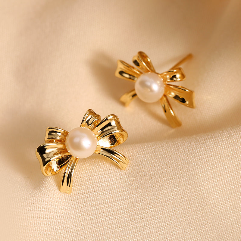 FRESHWATER PEARL EARRINGS