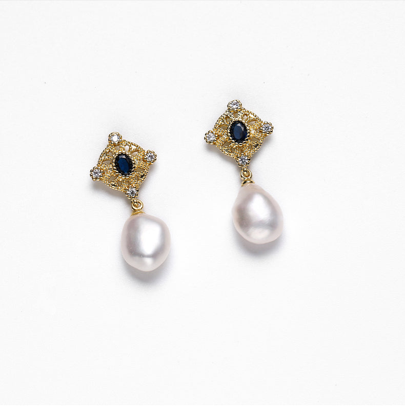 FRESHWATER PEARL EARRINGS