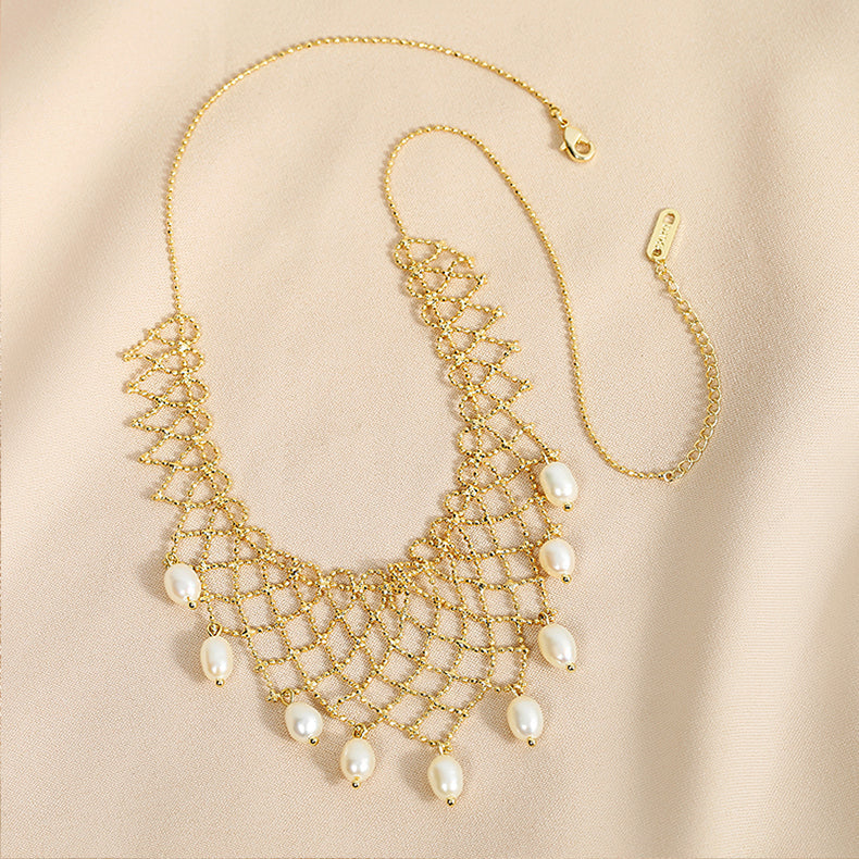 FRESHWATER PEARL NECKLACE
