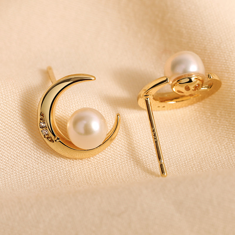 FRESHWATER PEARL EARRINGS