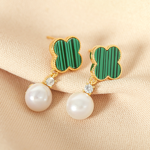FRESHWATER PEARL EARRINGS