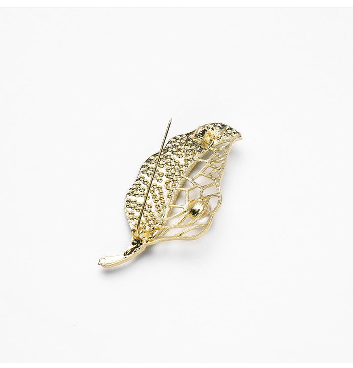 FRESHWATER PEARL BROOCH