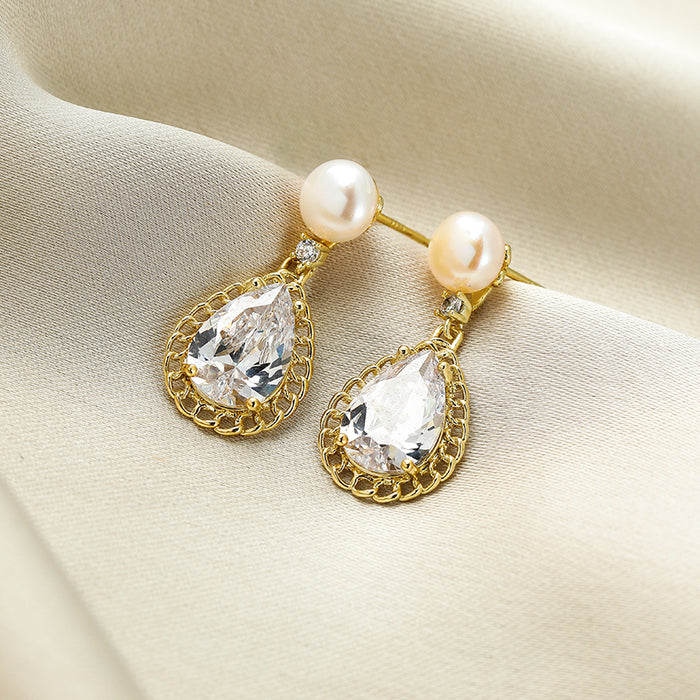 FRESHWATER PEARL EARRINGS
