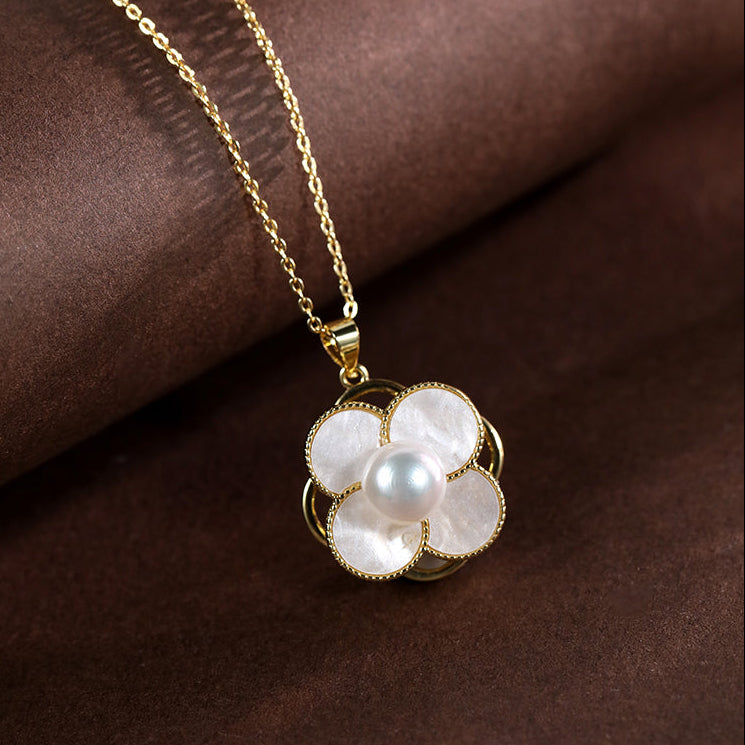 FRESHWATER PEARL NECKLACE