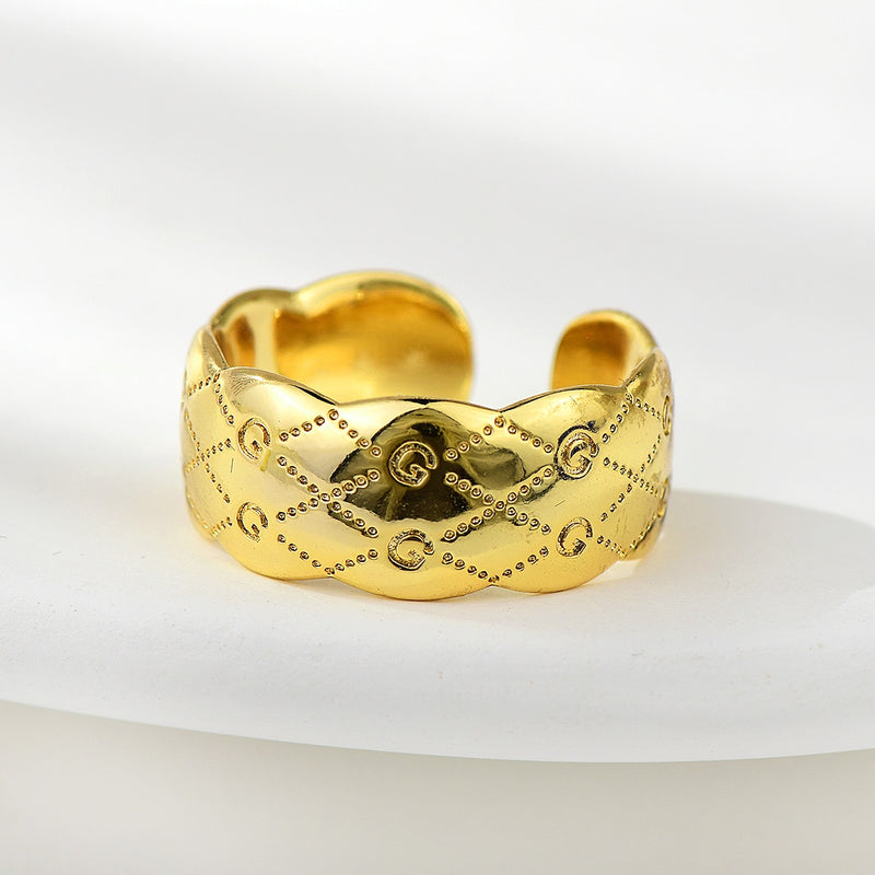 Elegant Golden Ring