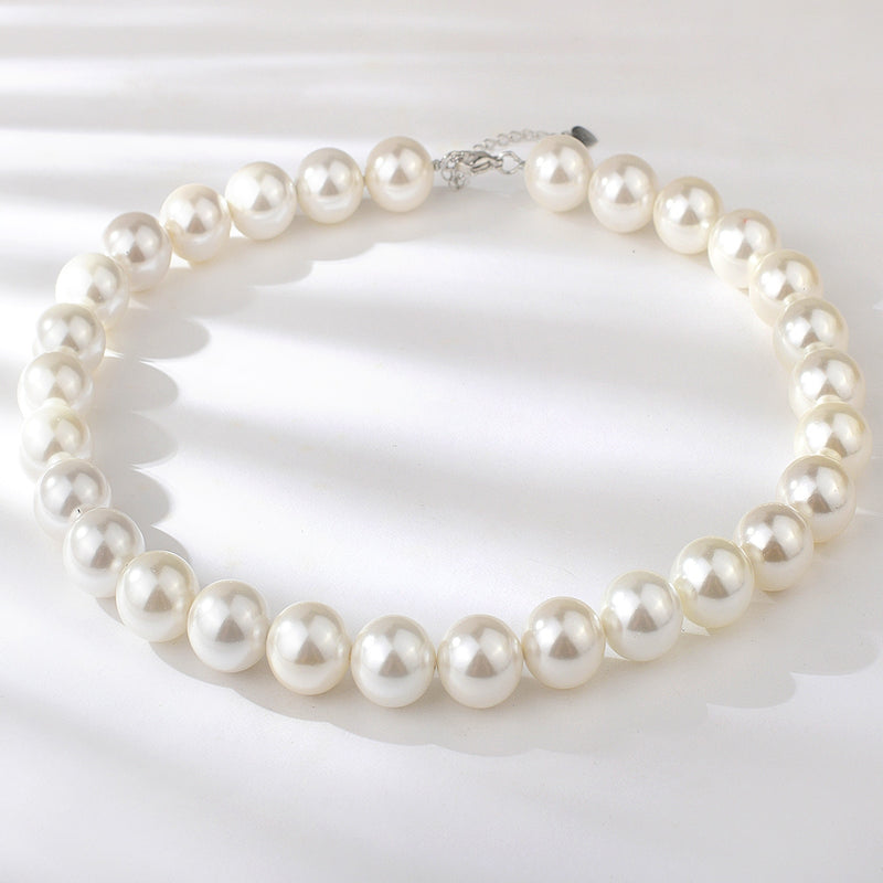 Simple Shell Pearl Necklace